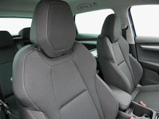 Škoda Karoq Selection – image 10 of 23