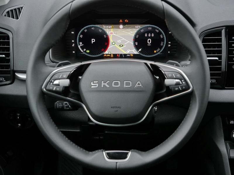 Škoda Karoq Selection – image 9 of 23