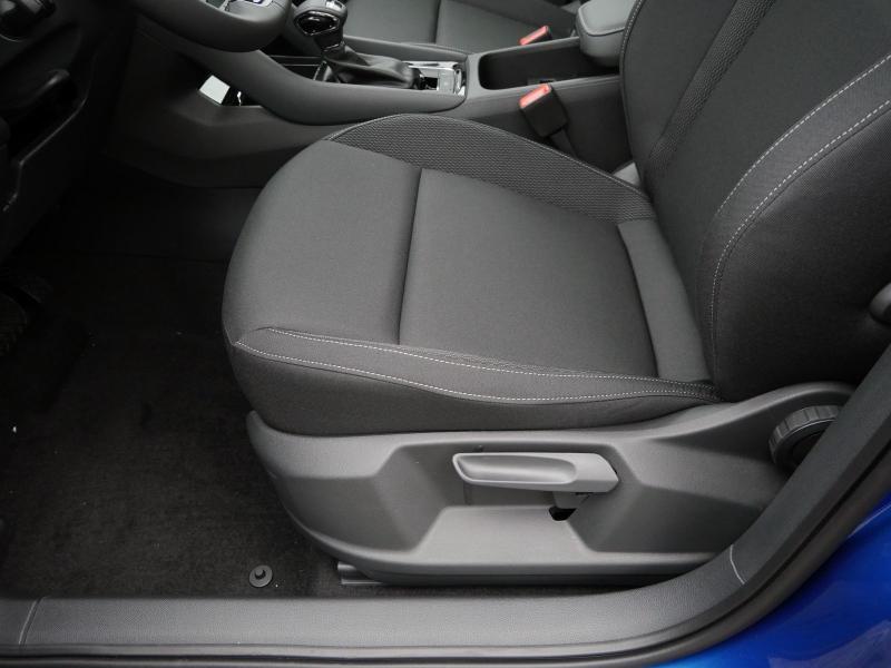 Škoda Karoq Selection – image 22 of 23