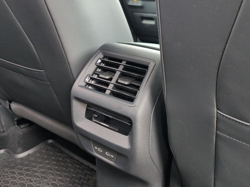 Volkswagen Tiguan Elegance – image 17 of 22