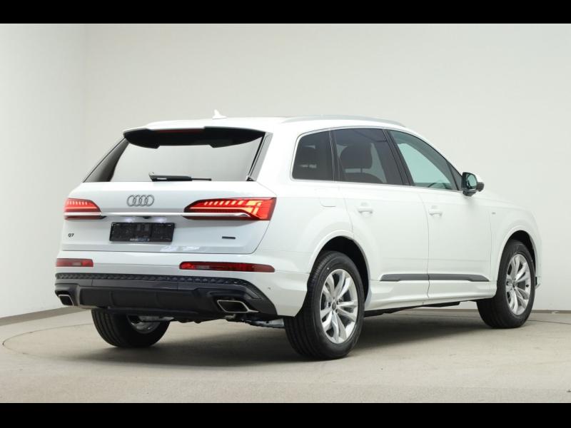 Audi Q7 S line – image 2 of 15