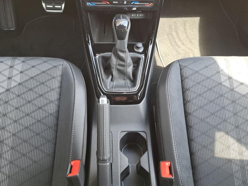 Volkswagen T-Cross R-Line – image 7 of 21