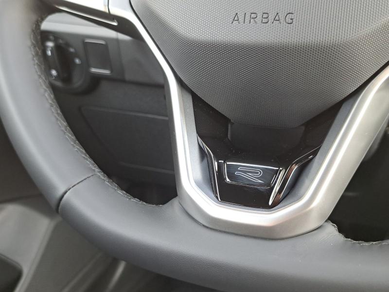 Volkswagen T-Cross R-Line – image 19 of 21