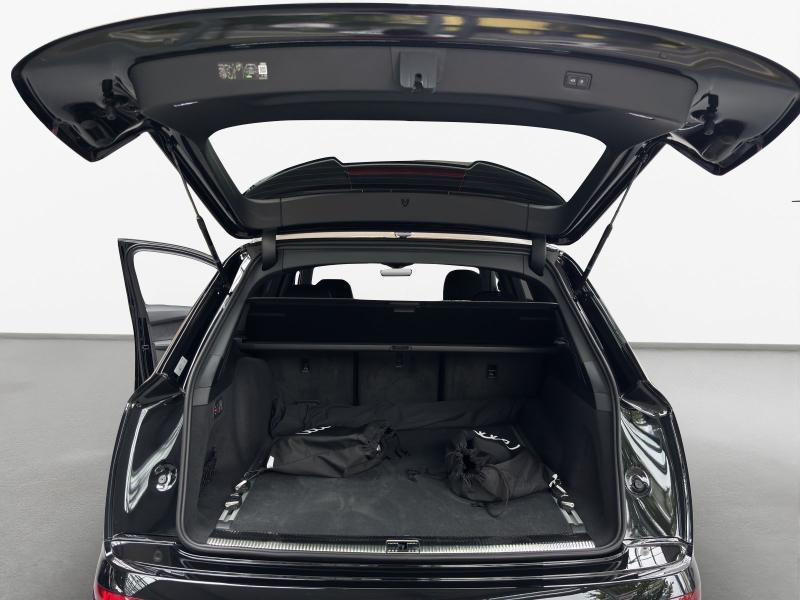 Audi Q7 S line – image 11 of 19