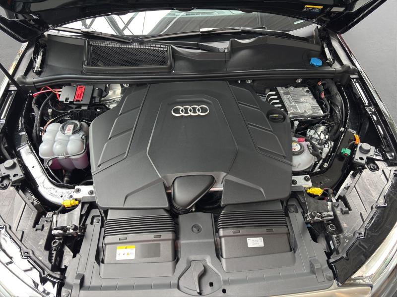 Audi Q7 S line – image 17 of 19
