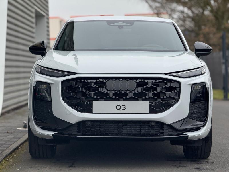 Audi Q3 Sportback S line – image 4 of 17