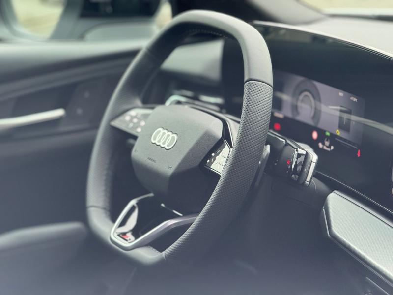 Audi Q3 Sportback S line – image 9 of 17