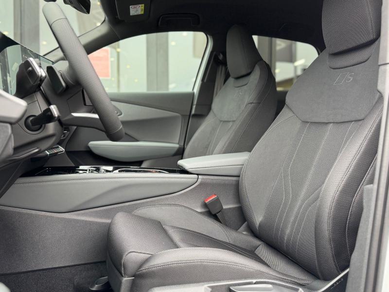 Audi Q3 Sportback S line – image 13 of 17