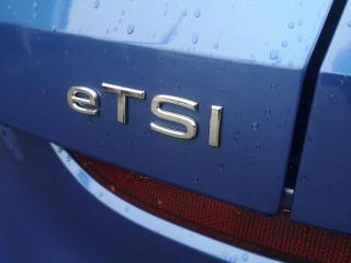 Volkswagen T-Roc LIFE – image 12 of 18