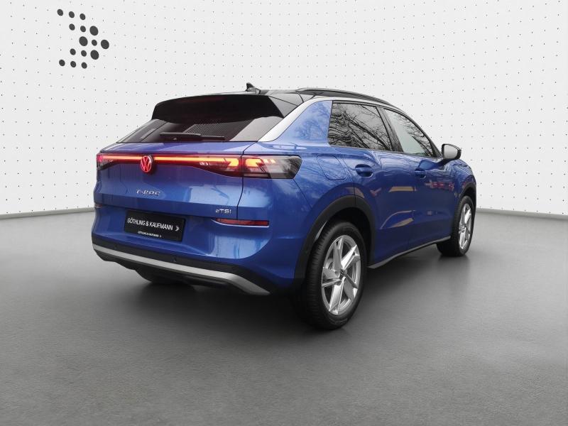Volkswagen T-Roc LIFE – image 2 of 18