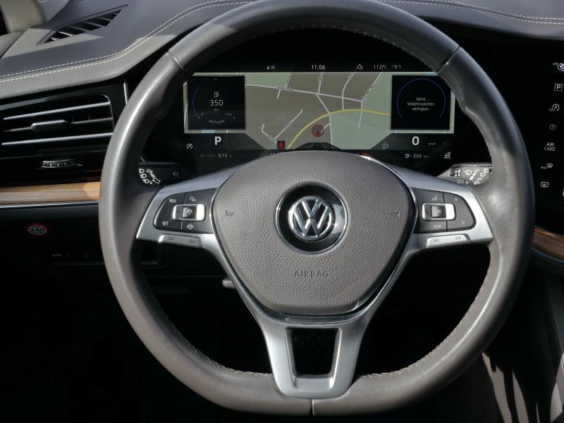 Volkswagen Touareg Atmosphere – image 9 of 23
