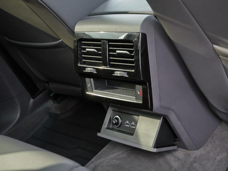 Volkswagen Touareg Atmosphere – image 17 of 23