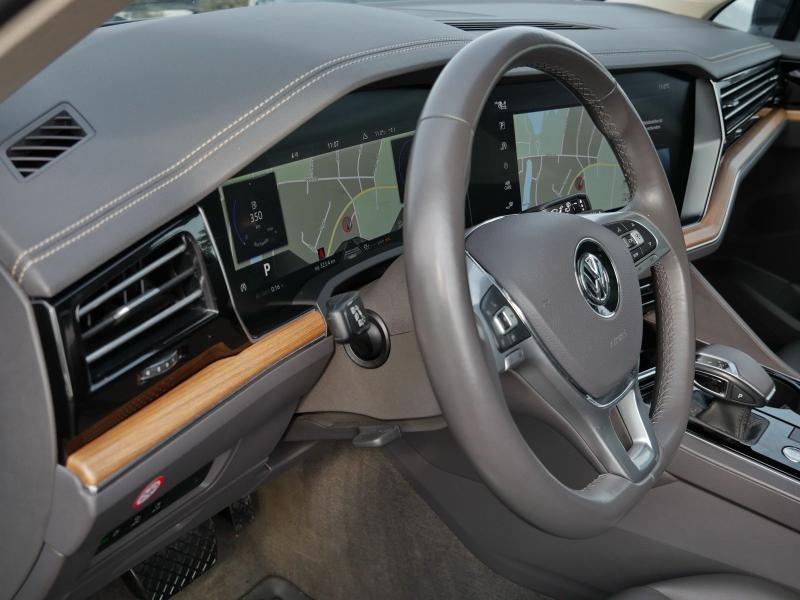 Volkswagen Touareg Atmosphere – image 18 of 23