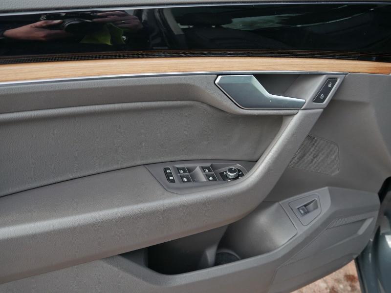 Volkswagen Touareg Atmosphere – image 20 of 23