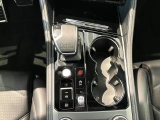 Volkswagen Touareg R-Line – image 6 of 15