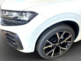 Volkswagen Touareg R-Line – image 11 of 15