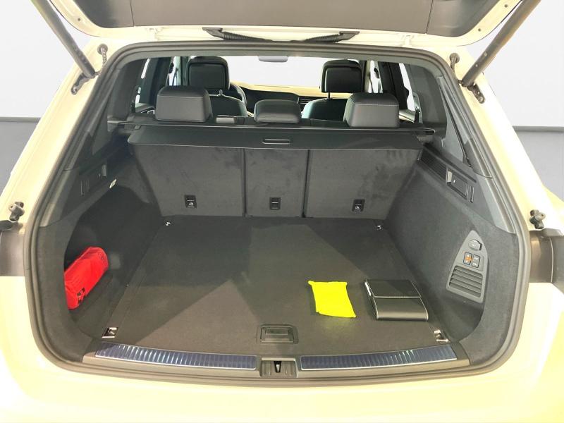 Volkswagen Touareg R-Line – image 9 of 15