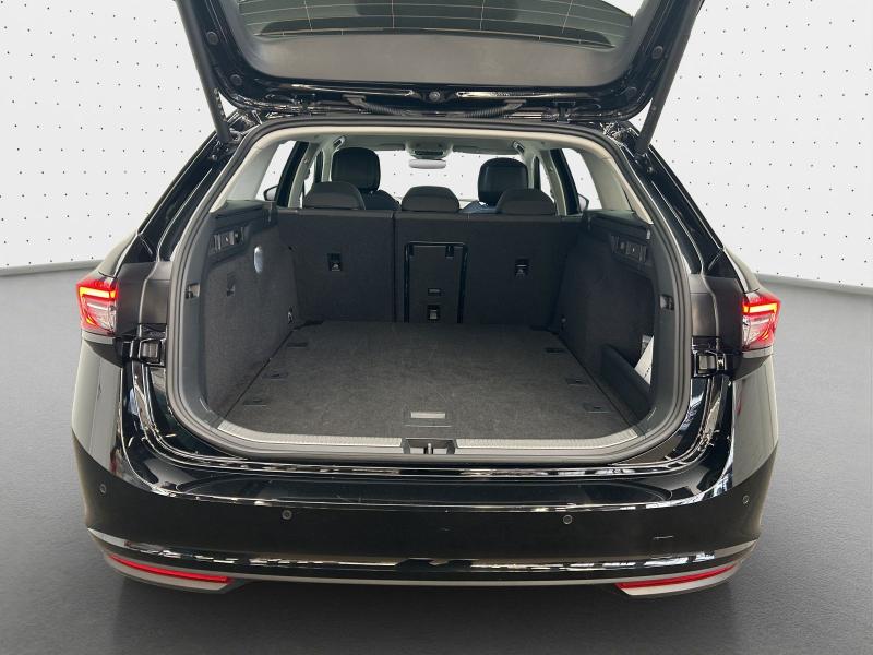 Škoda Superb Selection – image 11 of 17