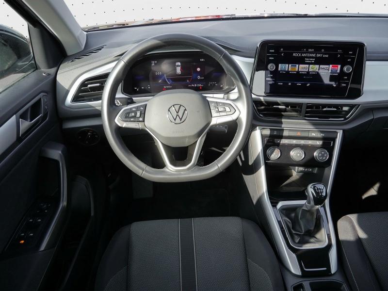 Volkswagen T-Roc LIFE – image 8 of 23