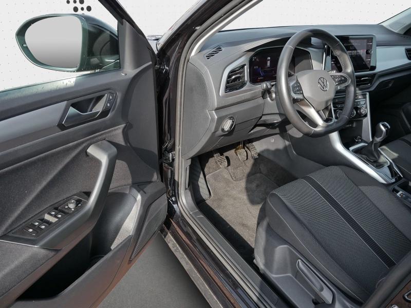 Volkswagen T-Roc LIFE – image 14 of 23