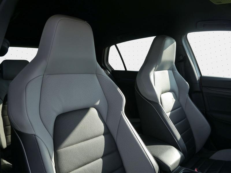 Volkswagen Golf GTE – image 10 of 25