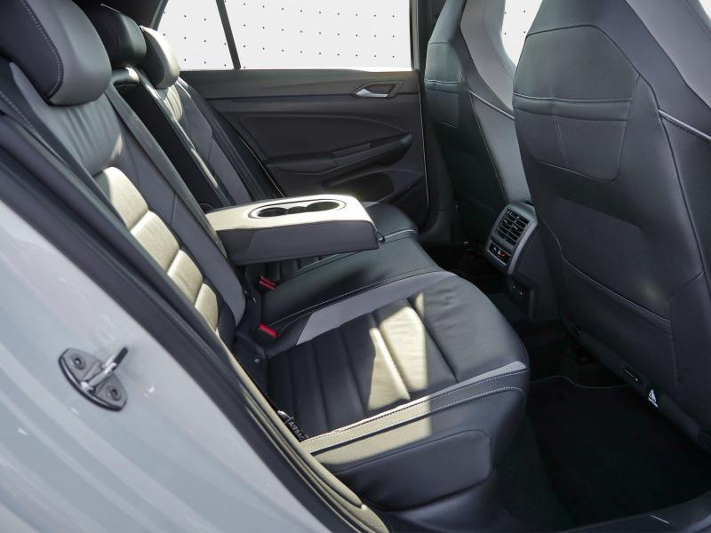 Volkswagen Golf GTE – image 16 of 25