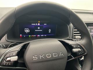 Škoda Karoq Selection – image 9 of 18