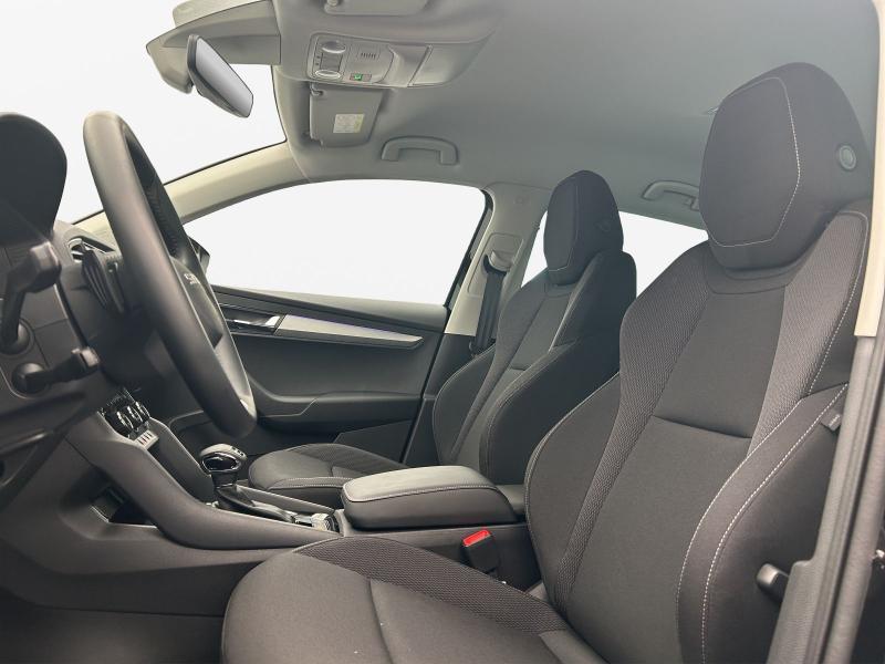 Škoda Karoq Selection – image 10 of 18