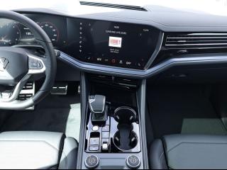 Volkswagen Touareg R-Line – image 6 of 25