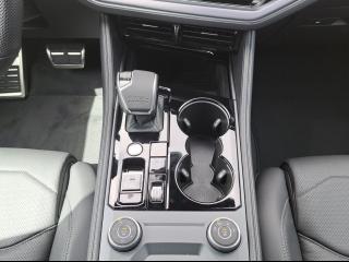 Volkswagen Touareg R-Line – image 7 of 25