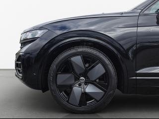 Volkswagen Touareg R-Line – image 13 of 25