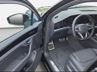 Volkswagen Touareg R-Line – image 14 of 25