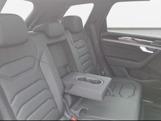 Volkswagen Touareg R-Line – image 16 of 25