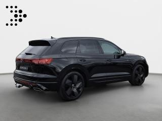 Volkswagen Touareg R-Line – image 19 of 25