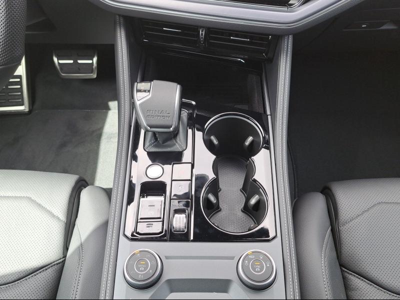 Volkswagen Touareg R-Line – image 7 of 25