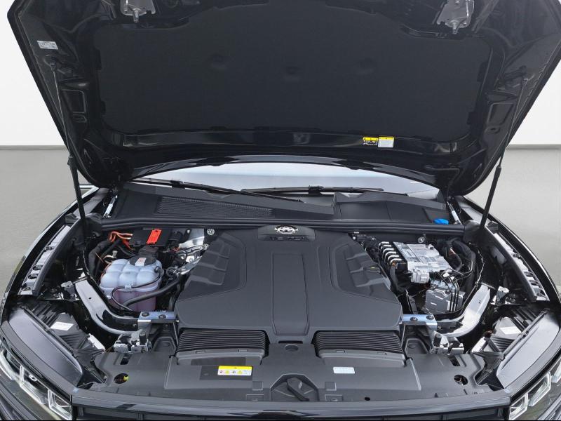 Volkswagen Touareg R-Line – image 18 of 25