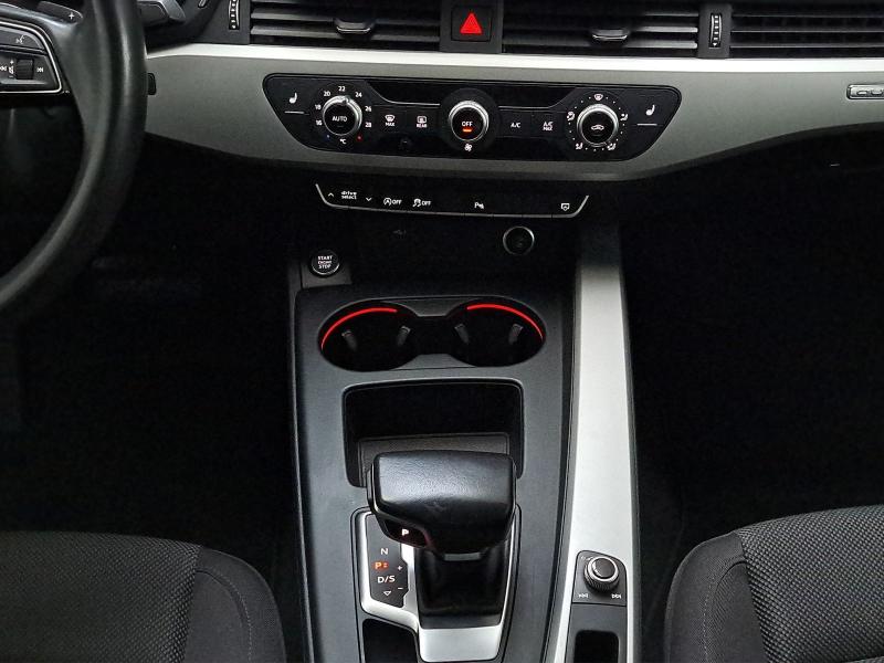 Audi A4 Limousine – image 7 of 22