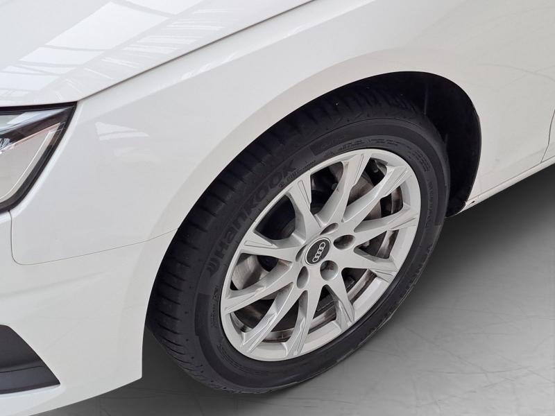 Audi A4 Limousine – image 13 of 22