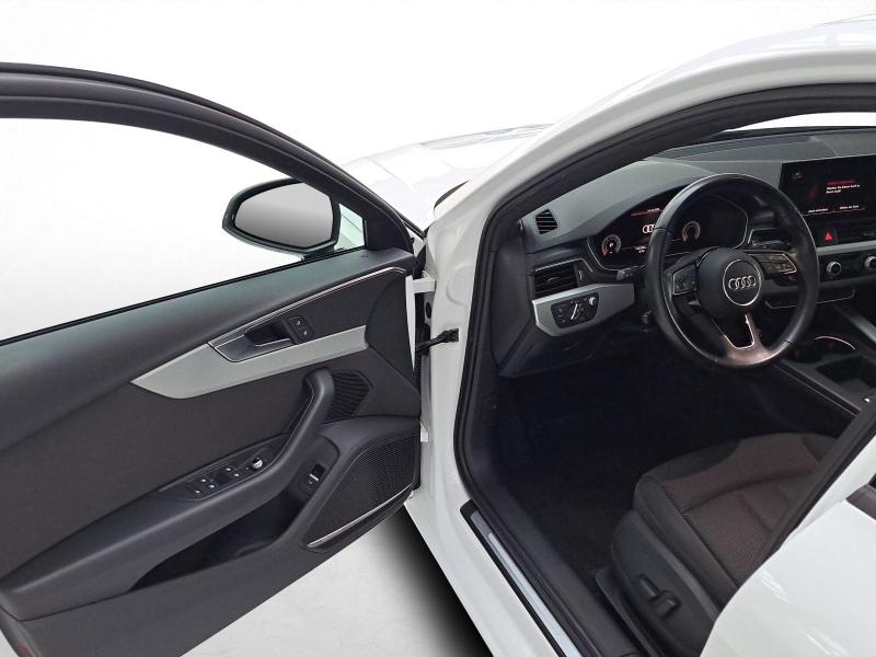 Audi A4 Limousine – image 14 of 22