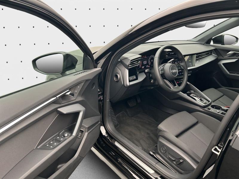 Audi A3 Sportback S line – image 14 of 16