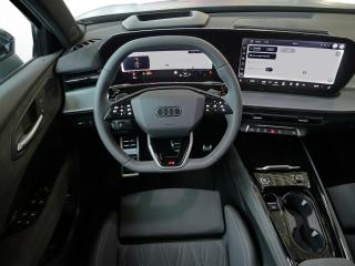 Audi Q3 S line – image 8 of 23