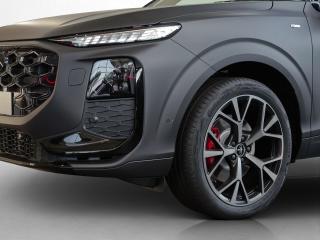Audi Q3 S line – image 13 of 23