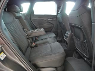 Audi Q3 S line – image 16 of 23