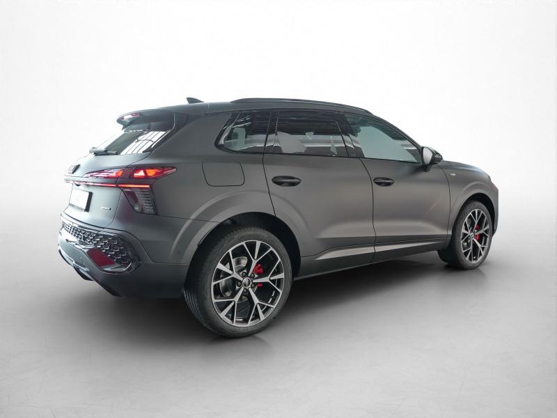 Audi Q3 S line – image 2 of 23