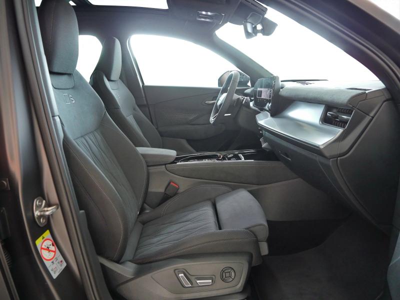 Audi Q3 S line – image 4 of 23