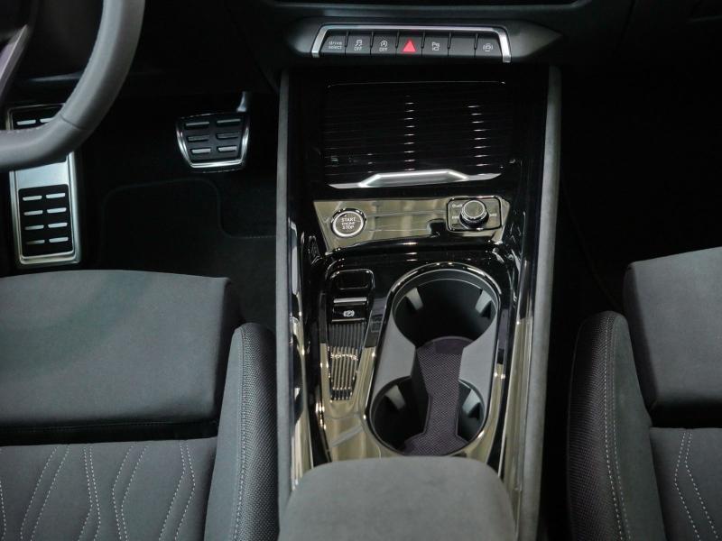 Audi Q3 S line – image 7 of 23