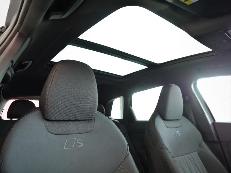 Audi Q3 S line – image 10 of 23