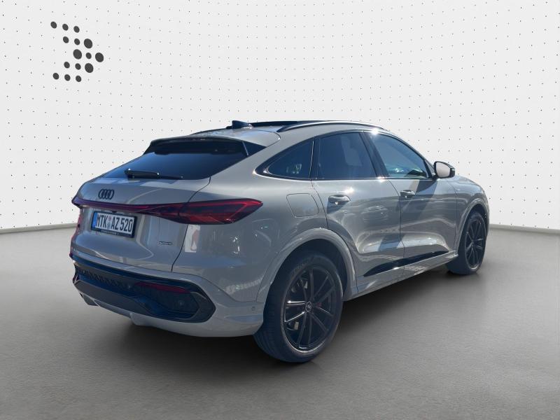 Audi Q5 Sportback S line – image 17 of 18