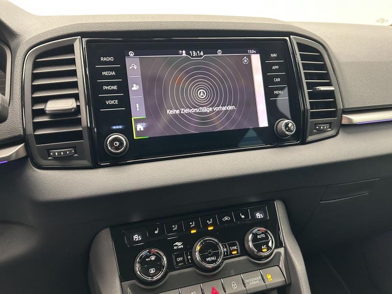 Škoda Karoq Selection – image 6 of 16