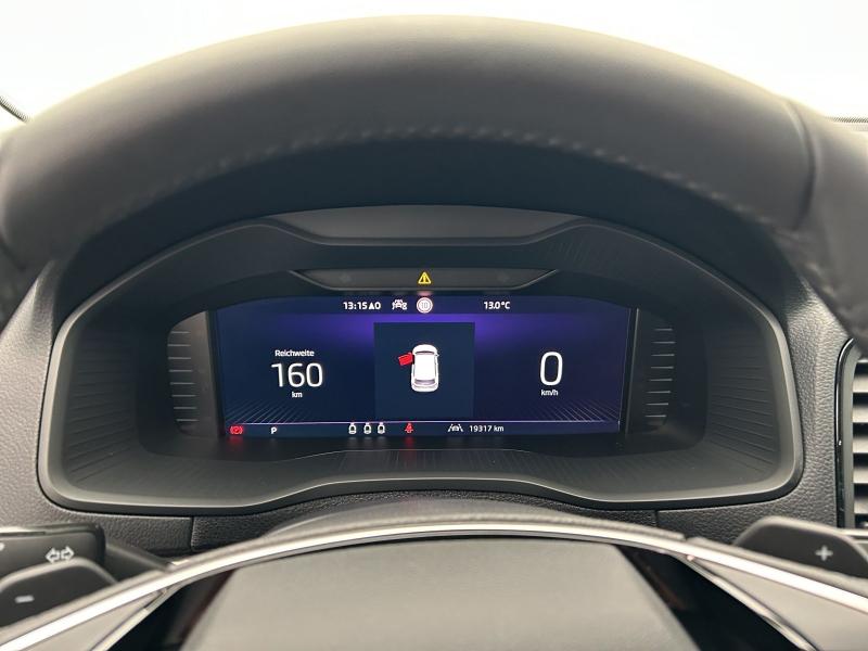 Škoda Karoq Selection – image 9 of 16
